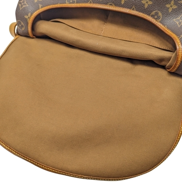 Louis Vuitton LV Monogram Saumur 35 Crossbody Messenger Travel Bag - Picture 15 of 16